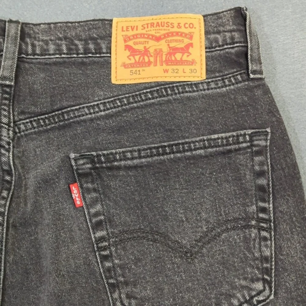Levi's Jeans Men's 32x30 Fits 32x29 Black 541 Athletic Taper Fit Denim